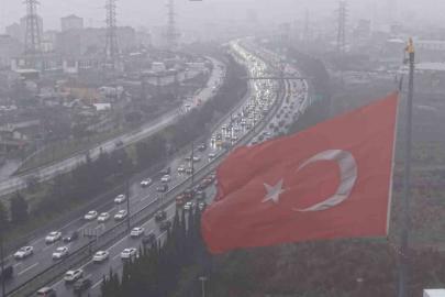 Çamlıca Gişeleri’nde dönüş yoğunluğu havadan görüntülendi