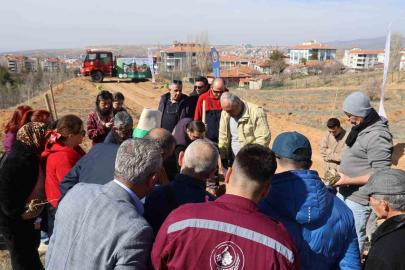 Çanakkale şehitleri için 438 fidan toprakla buluştu