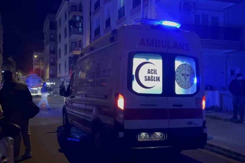 Çanakkale’de ev yangını: Mahsur kalan kişi kurtarıldı