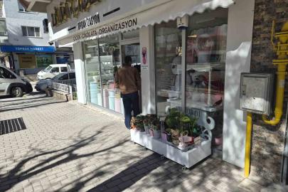 Çiçek hırsızlığına esnaftan ’ince’ sitem: "İsteseydi hediye ederdik"