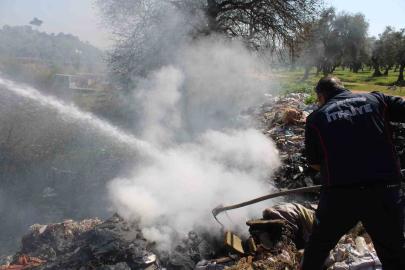 Çöplük alanda çıkan yangın ekipleri harekete geçirdi