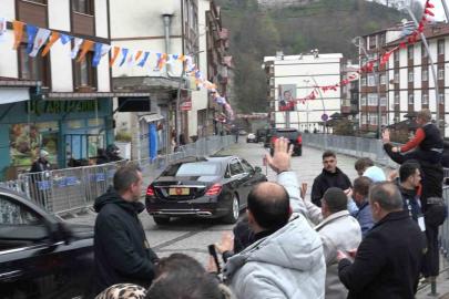 Cumhurbaşkanı Erdoğan, baba ocağı Güneysu’dan ayrıldı