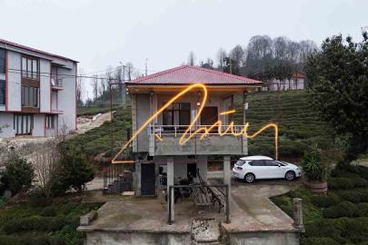 Cumhurbaşkanı Erdoğan’a baba ocağında led imza sürprizi yapılmış