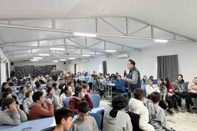 Denizli’de 890 öğrenci ve öğretmene siber güvenlik eğitimi verildi