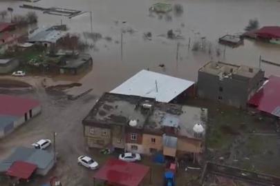 Dereler taştı, mahalle sular altında kaldı