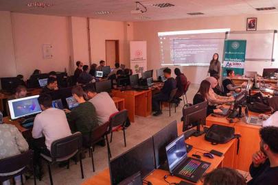 Dijital dünyanın savunucuları Serhat’ta yetişiyor