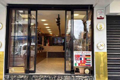 Diyarbakır’da motosikletli şahıslar kuyumcu dükkanını kurşunladı