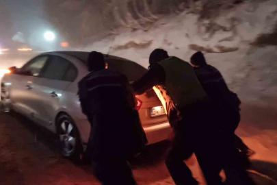 Domaniç Dağ Yolu’nda kar ve tipi etkili oldu