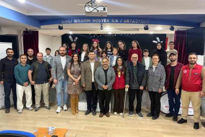 Dünya Tiyatrolar Günü’nde "Plastik Rüyalar" sahnelendi