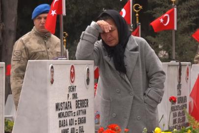 Edirnekapı Şehitliği’nde bayram öncesi hüzünlü ziyaret