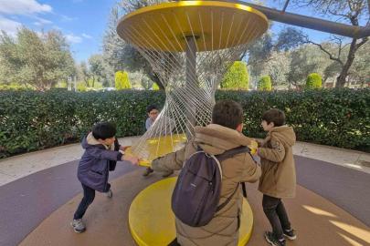 Efeler’in bilim parkı miniklere yol gösteriyor