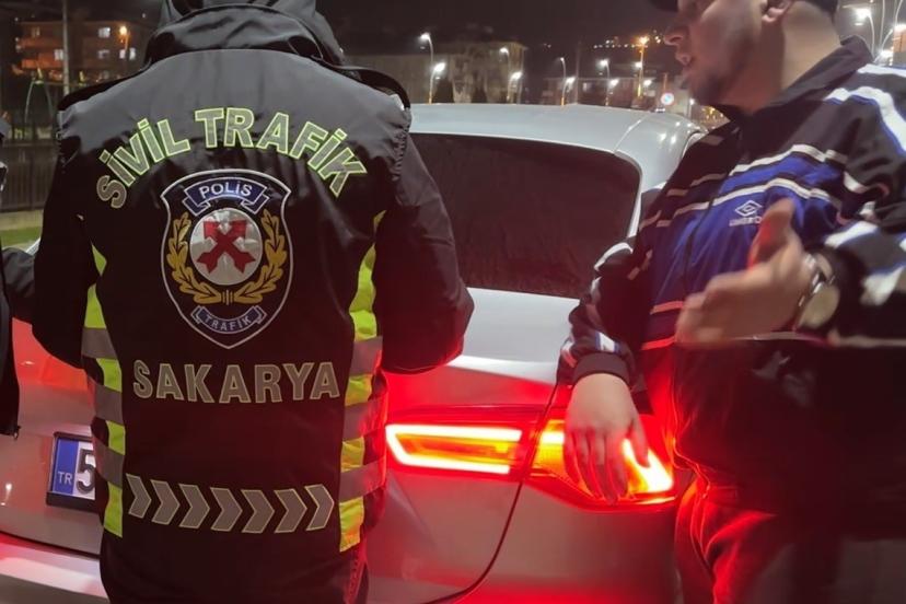 Ehliyetsiz yakalandı, 200 bin lira ceza yedi: "Benim aracım o kadar etmiyor" diyerek sitem etti
