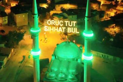 Emet’te Ramazan coşkusu mahya ile taçlandı