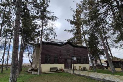 Eskişehir’de 129 yıllık tarihi cami bakımsızlıktan bu hale geldi