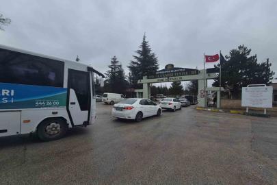 Eskişehir’de Arefe gününde Asri Mezarlık’ta yoğunluk yaşandı