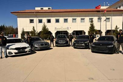 Eskişehir’de oto hırsızlığı çetesi çökertildi: 11 gözaltı