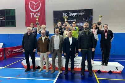 Eskişehir’de sağlık çalışanlarının masa tenisi heyecanı