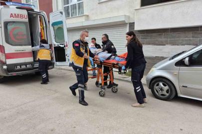 Evinde düşerek yaralanan yaşlı kadın dakikalarca yardım bekledi