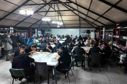 Eyyübiyeliler aynı sofrada, aynı duada buluştu