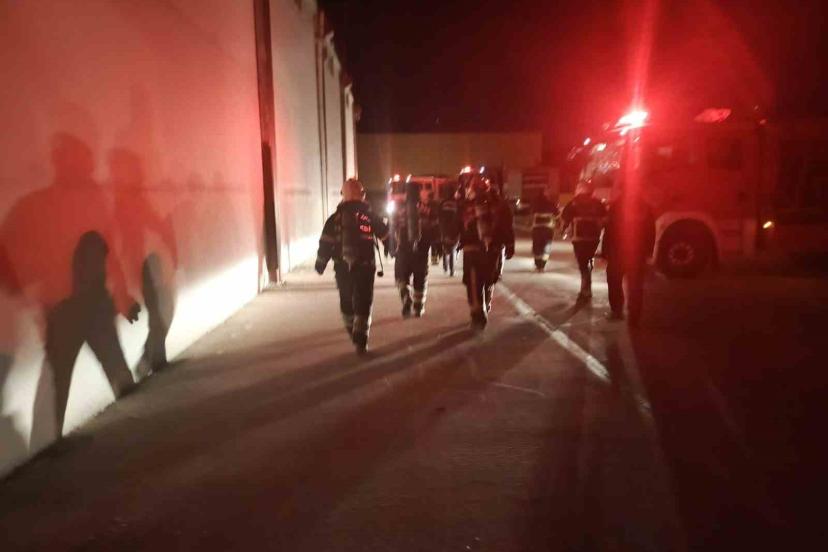 Fabrika yangını itfaiye tarafından söndürüldü