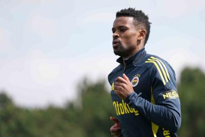 Fenerbahçe, günü çift antrenmanla tamamladı