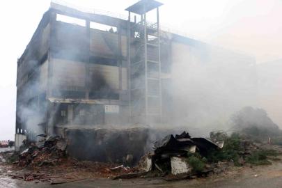 Fındık fabrikasındaki yangında soğutma çalışmaları sürüyor