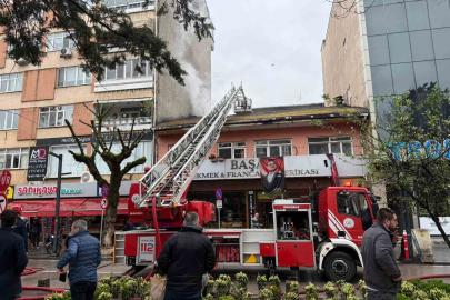 Fırının bacası tutuştu: 3 kişi dumandan etkilendi