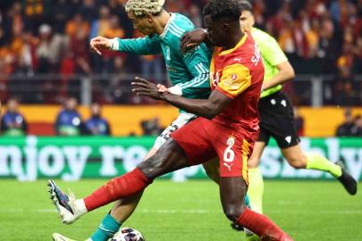 Galatasaray’da Davinson Sanchez cezalı duruma düştü