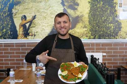 Gaziantep’te AB tescilli lahmacun sarımsaklı ve sebzeli yapılıyor