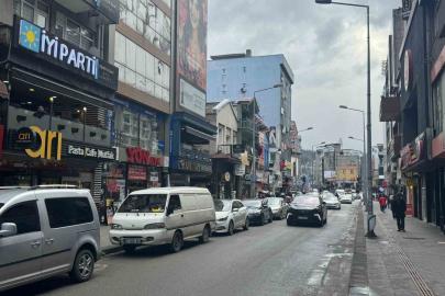 Gazipaşa Caddesi’nde hatalı parklara sürücüler isyan etti