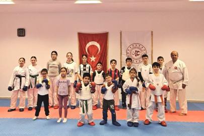 Geleceğin karatecileri Eskişehir’de yetişiyor