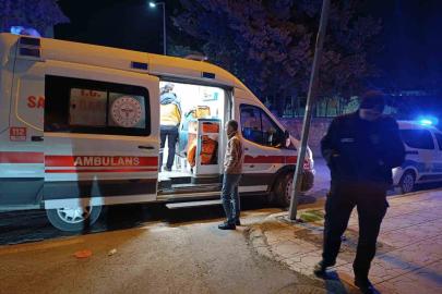 Gençler arasında bıçaklı kavga: 3 yaralı