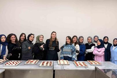 Gençler Güllaç yapımını öğrendi