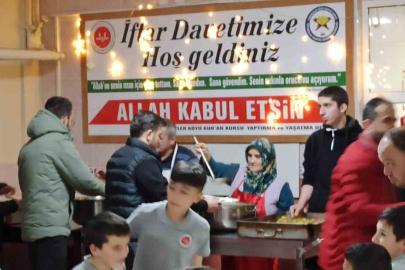 Hafız adayları din görevlileri ile iftar programında bir araya geldiler
