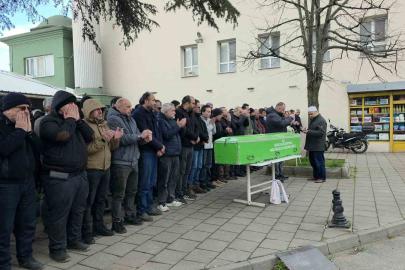 Halı sahada kalp krizi geçirerek vefat eden Murat Kasapoğlu son yolculuğuna uğurlandı