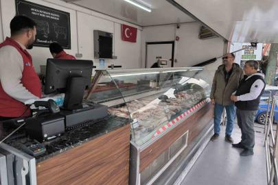 Halk Et Mobil Satış Tırı’na ilçelerde yoğun ilgi