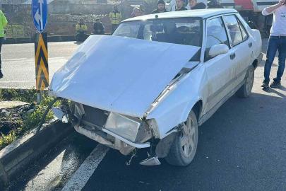 Hastane kavşağında yine kaza: Tofaş kağıt gibi katlandı