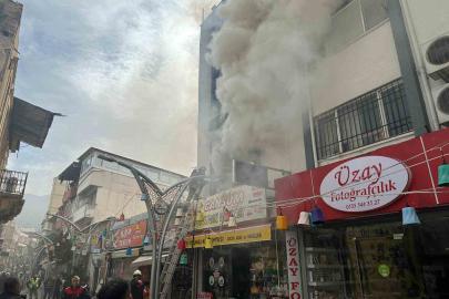 Hatay’da oyuncakçı dükkanında korkutan yangın