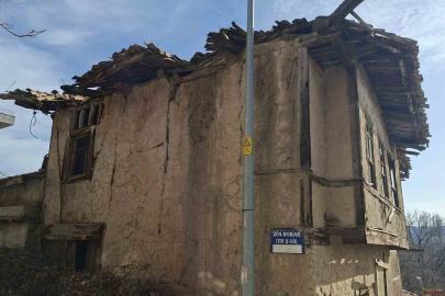 Hisarcık’ta kültür varlığı statüsündeki binalar risk oluşturuyor