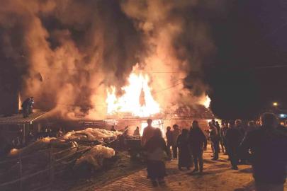 Hisarcık’ta samanlık yangını korkuttu