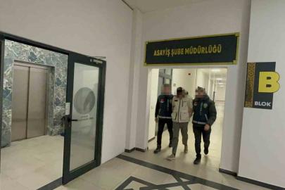 İçinde altın bulunan çelik kasayı çaldı, polis evinde yakaladı