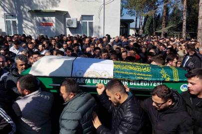 İftar vakti kazada hayatını kaybeden genç son yolculuğuna uğurlandı