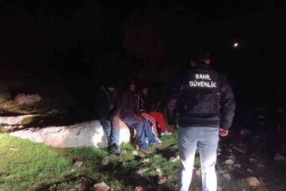 İHA tespit etti, ekipler operasyon yaptı: 22 düzensiz göçmen yakalandı