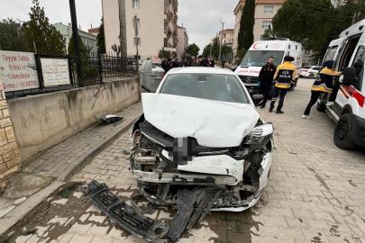 İnegöl’de otomobiller çarpıştı: 5 yaralı