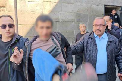 İntihardan vazgeçti, gazeteciye saldırdı