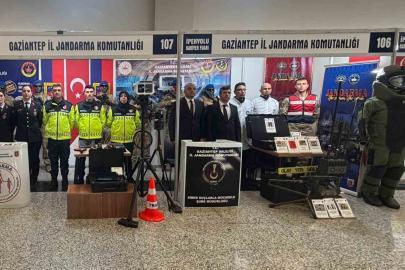 İpekyolu Bölgesel Kariyer Fuarı’nda jandarma standına yoğun ilgi