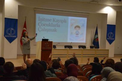 "İşitme Kayıplı Çocuklarla Çalışma" semineri