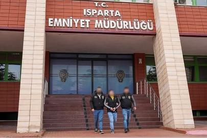 Isparta’da 24 yıl 11 ay hapis cezası bulunan firari yakalandı