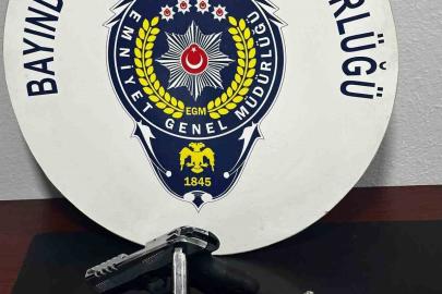 İzmir’de iş yerinde uyuşturucu ve ruhsatsız tabanca ele geçirildi
