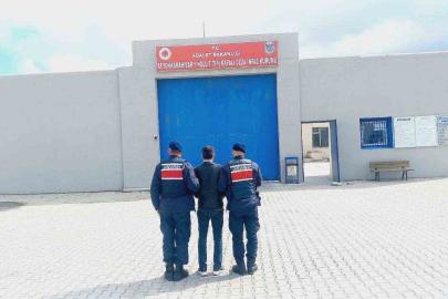 Jandarma çeşitli suçlardan aranan 55 kişiyi yakaladı
